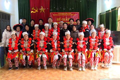 Bế giảng lớp đào tạo nghề dệt xã Thượng Nông